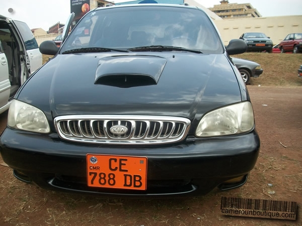 Location Voiture Kia Carnival Park 4X4 à Yaoundé