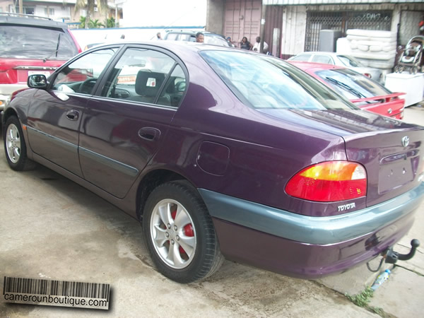 Location Voiture Toyota Avensis à Douala