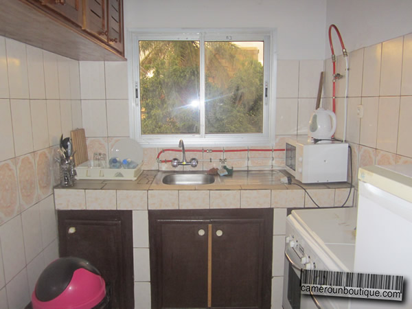 Cuisine appartement meublé Yaoundé Nlongkak Mballa 2